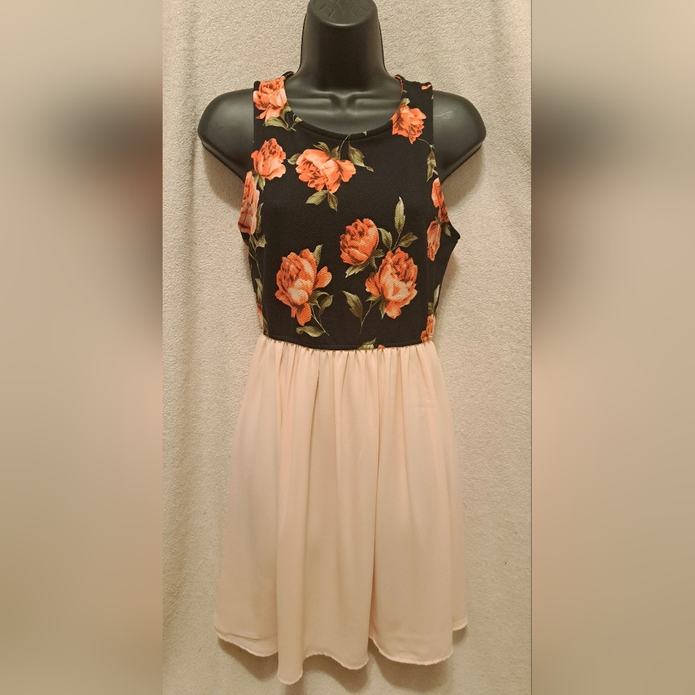 Juniors Olive Tree Pink Floral Knee Length Dress
